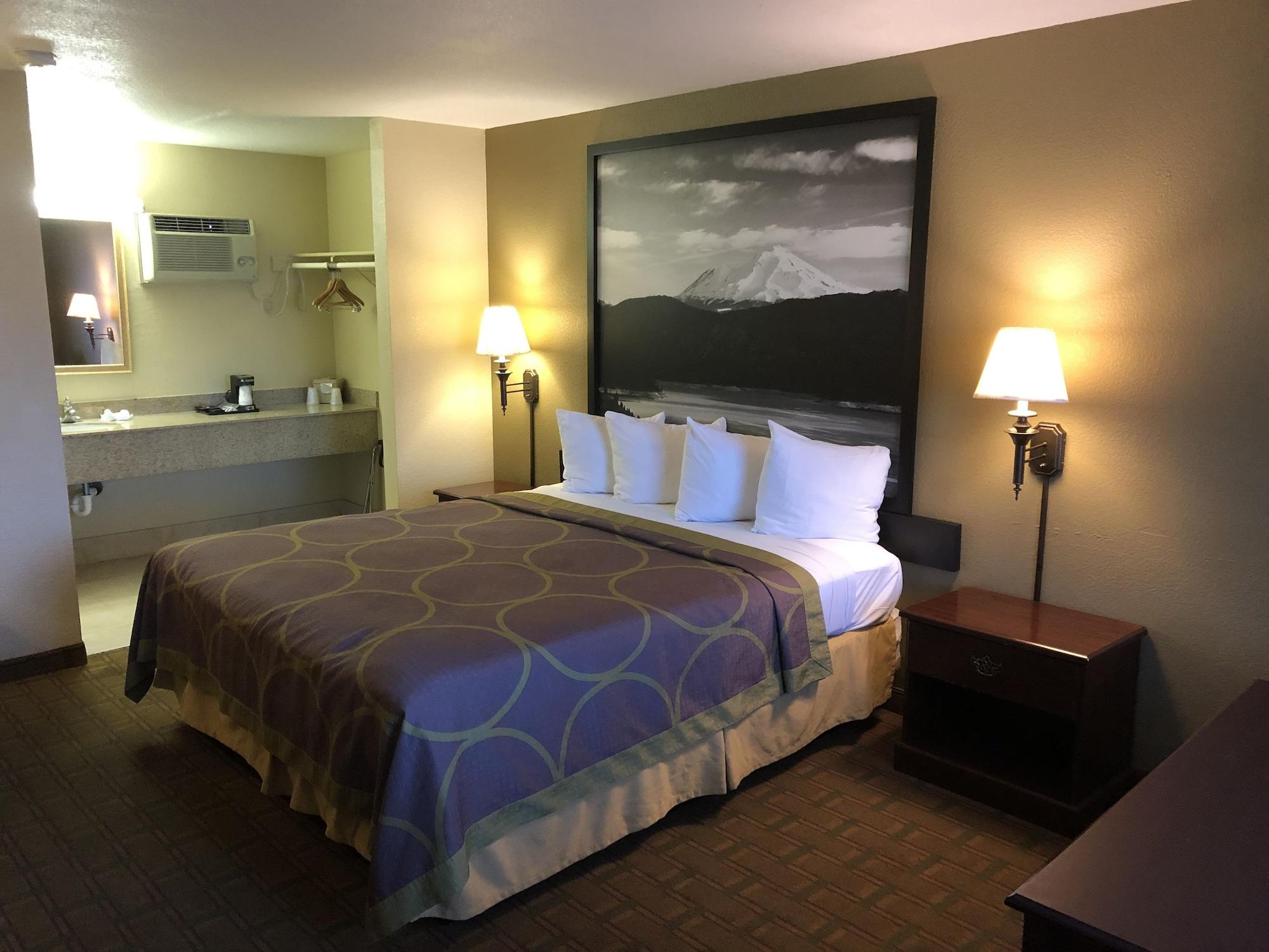 Super 8 By Wyndham Corning Motel Buitenkant foto