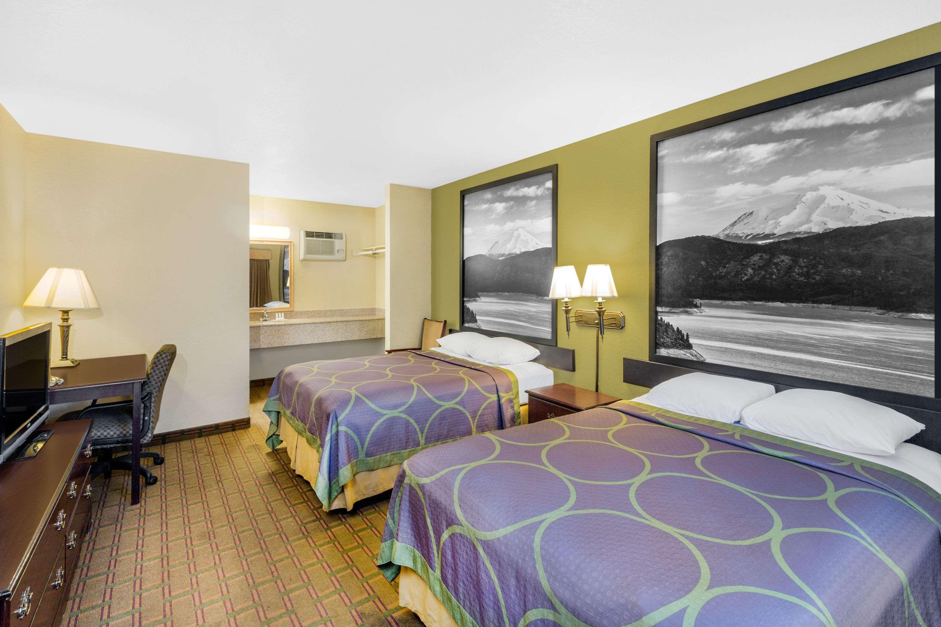 Super 8 By Wyndham Corning Motel Buitenkant foto