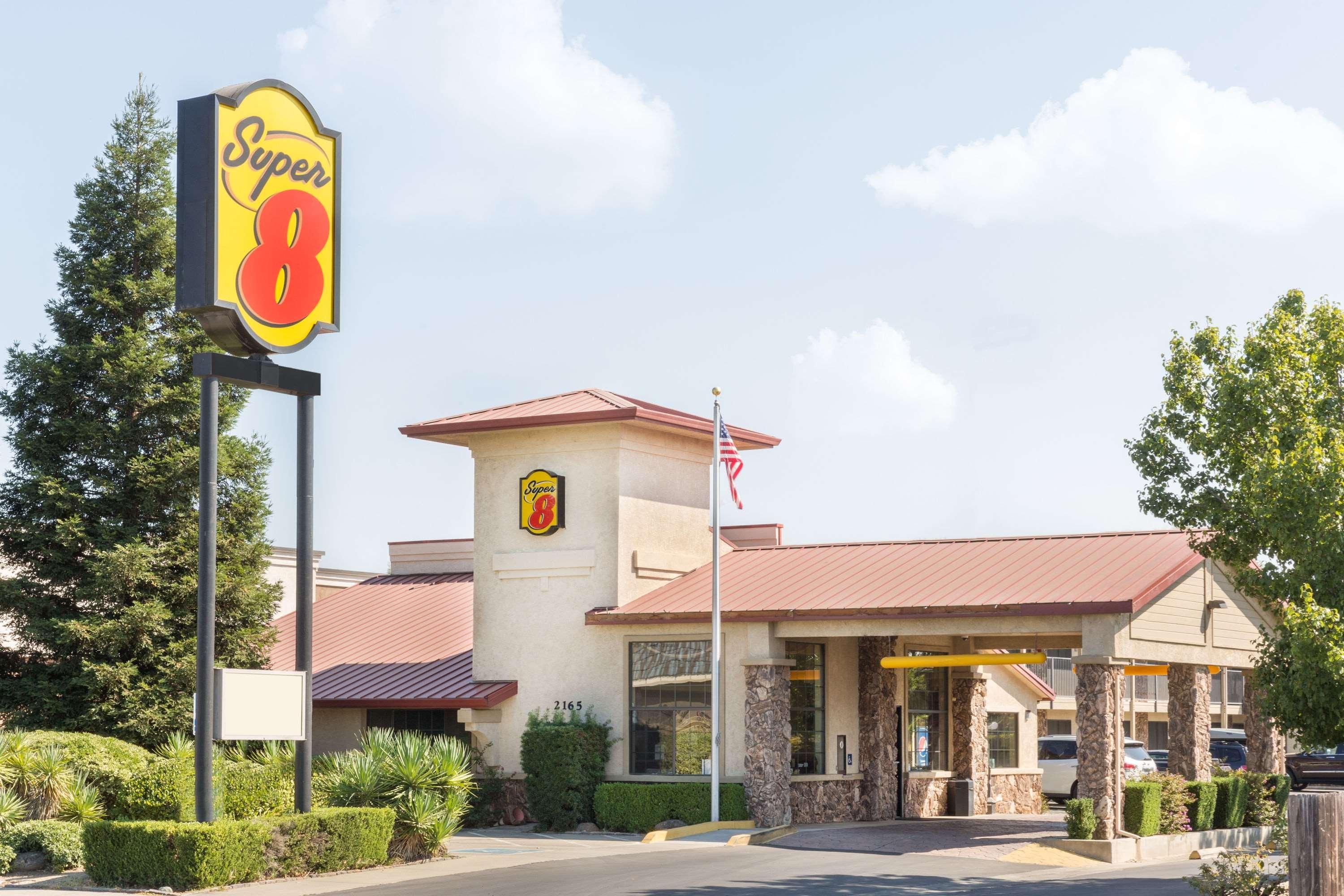 Super 8 By Wyndham Corning Motel Buitenkant foto